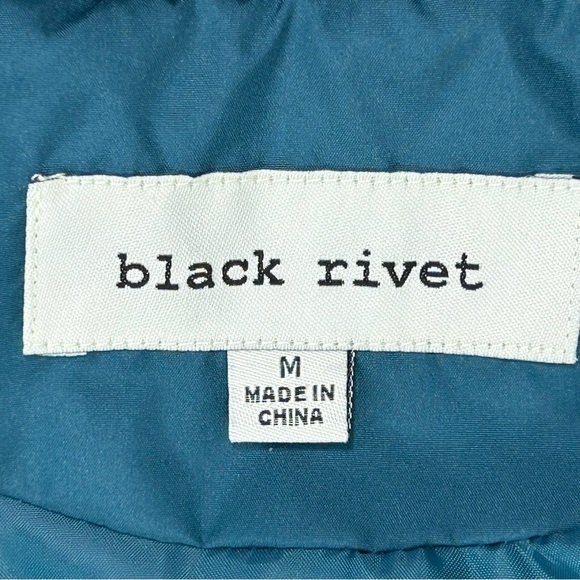 Black Rivet Quilted Puffer Vest Size Medium Women's - Picture 8 of 10